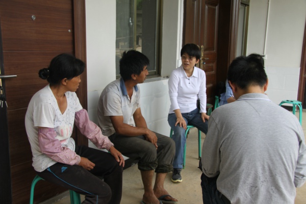 省紀委常委葉翠萍在普洱市與建檔立卡戶座談_2469.jpg 省紀委常委葉翠萍在普洱市與建檔立卡戶座談_2469.jpg