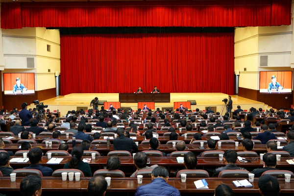 楚雄:省委宣講團為彝州干部宣講十九大精神 2.jpg 楚雄:省委宣講團為彝州干部宣講十九大精神 2.jpg