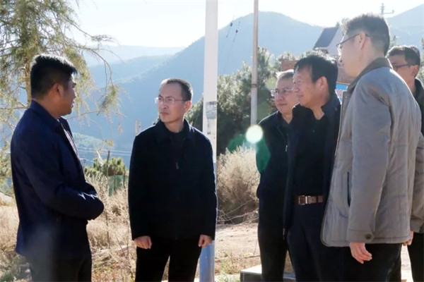 在洱源實地調研.jpg 在洱源實地調研.jpg