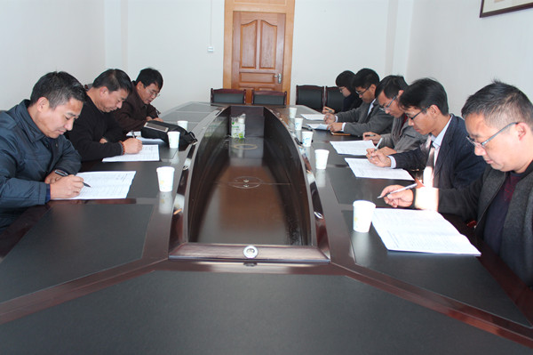 圖為法律知識考試現場_副本.jpg 圖為法律知識考試現場_副本.jpg