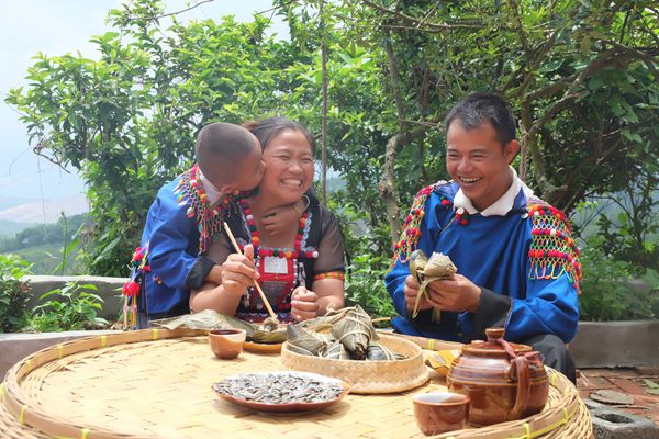 正是浴蘭時節動 重午佳辰粽飄香_副本.jpg 正是浴蘭時節動 重午佳辰粽飄香_副本.jpg