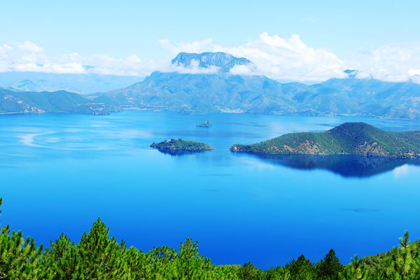 1、群山環(huán)抱_副本.jpg 1、群山環(huán)抱_副本.jpg