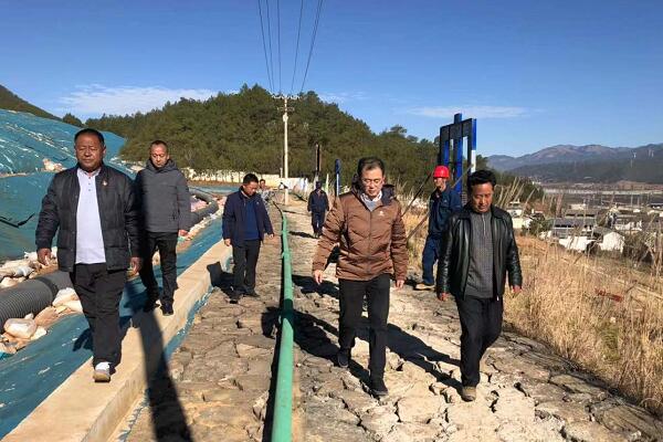 師逸1.jpg 師逸1.jpg