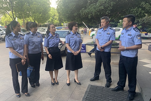 631712985.jpg 631712985.jpg