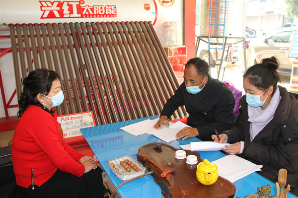 隴川:疫情督查進社區 服務監督“雙報到”