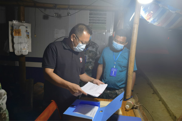 芒市:疫情防控一線監(jiān)督在行動