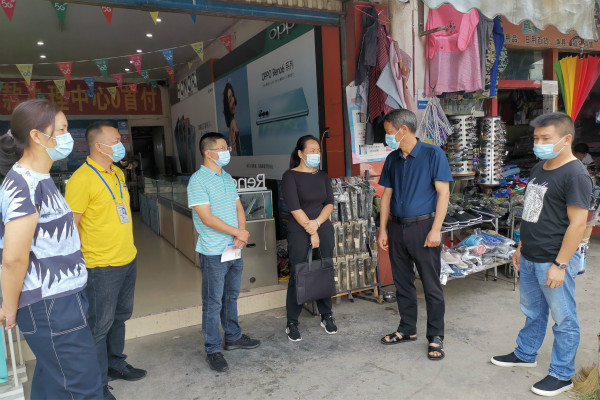 芒市:疫情防控一線監(jiān)督在行動
